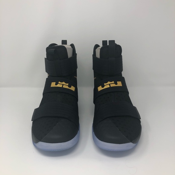 lebron soldier 10 id